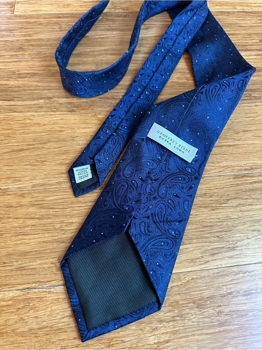 GEOFFREY BEENE Men's Formal Workwear Extra Long Navy Paisley 100% Silk Tie